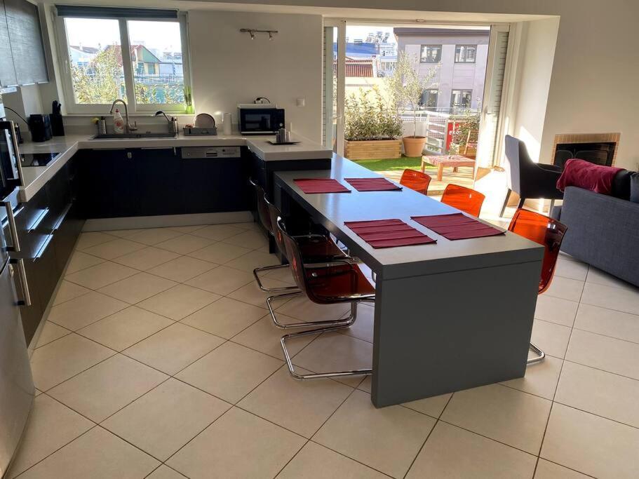Spacious And Sunkissed 3Br & 2 Bathrooms Apartment Atina Dış mekan fotoğraf