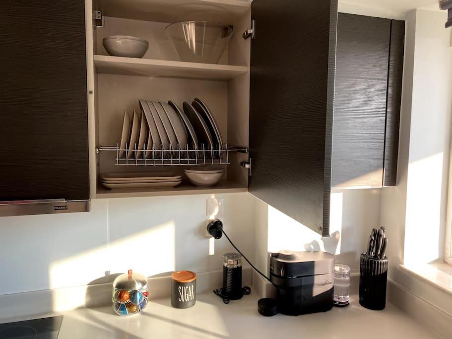 Spacious And Sunkissed 3Br & 2 Bathrooms Apartment Atina Dış mekan fotoğraf