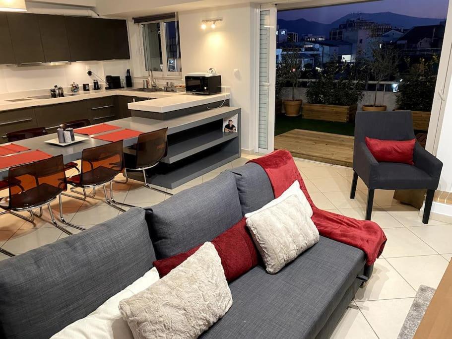 Spacious And Sunkissed 3Br & 2 Bathrooms Apartment Atina Dış mekan fotoğraf