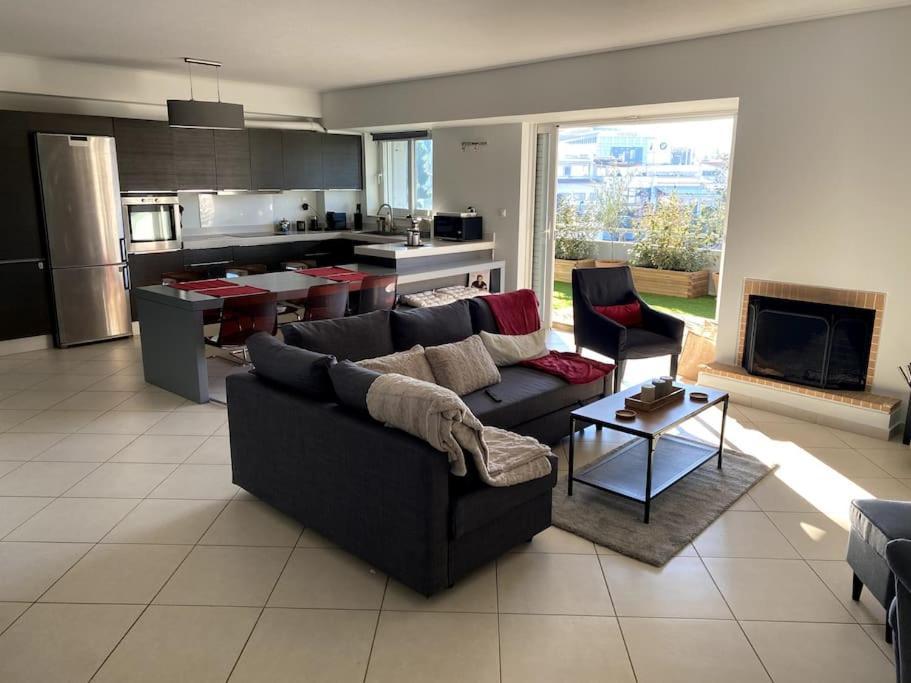 Spacious And Sunkissed 3Br & 2 Bathrooms Apartment Atina Dış mekan fotoğraf