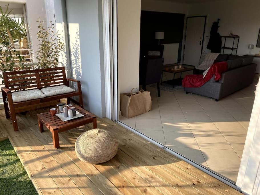 Spacious And Sunkissed 3Br & 2 Bathrooms Apartment Atina Dış mekan fotoğraf