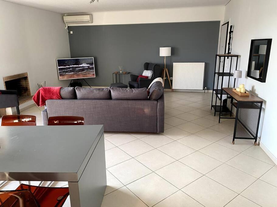 Spacious And Sunkissed 3Br & 2 Bathrooms Apartment Atina Dış mekan fotoğraf