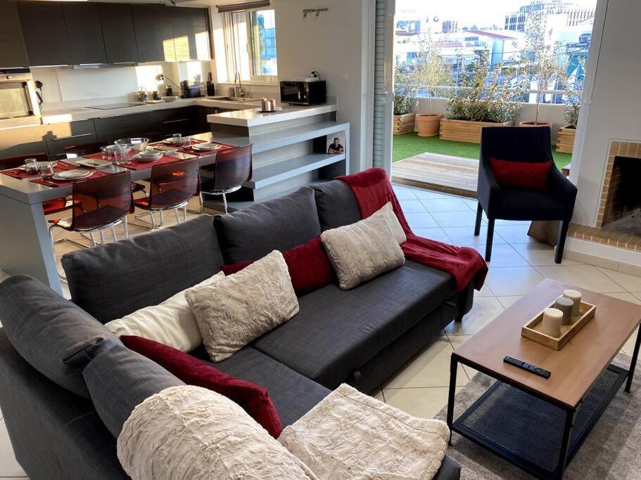 Spacious And Sunkissed 3Br & 2 Bathrooms Apartment Atina Dış mekan fotoğraf