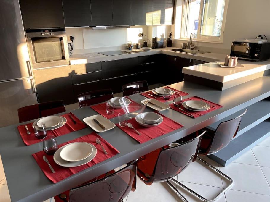 Spacious And Sunkissed 3Br & 2 Bathrooms Apartment Atina Dış mekan fotoğraf
