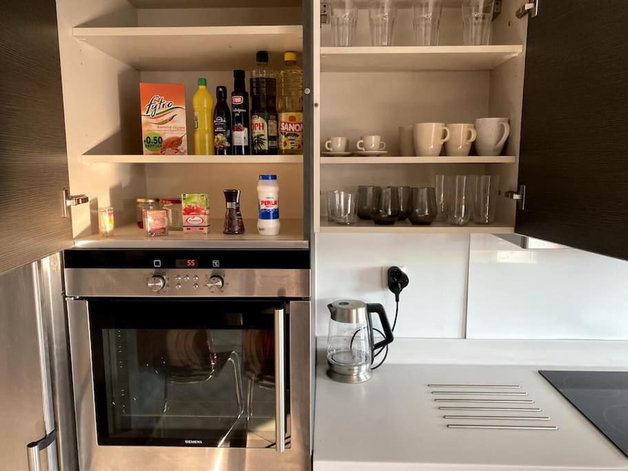 Spacious And Sunkissed 3Br & 2 Bathrooms Apartment Atina Dış mekan fotoğraf