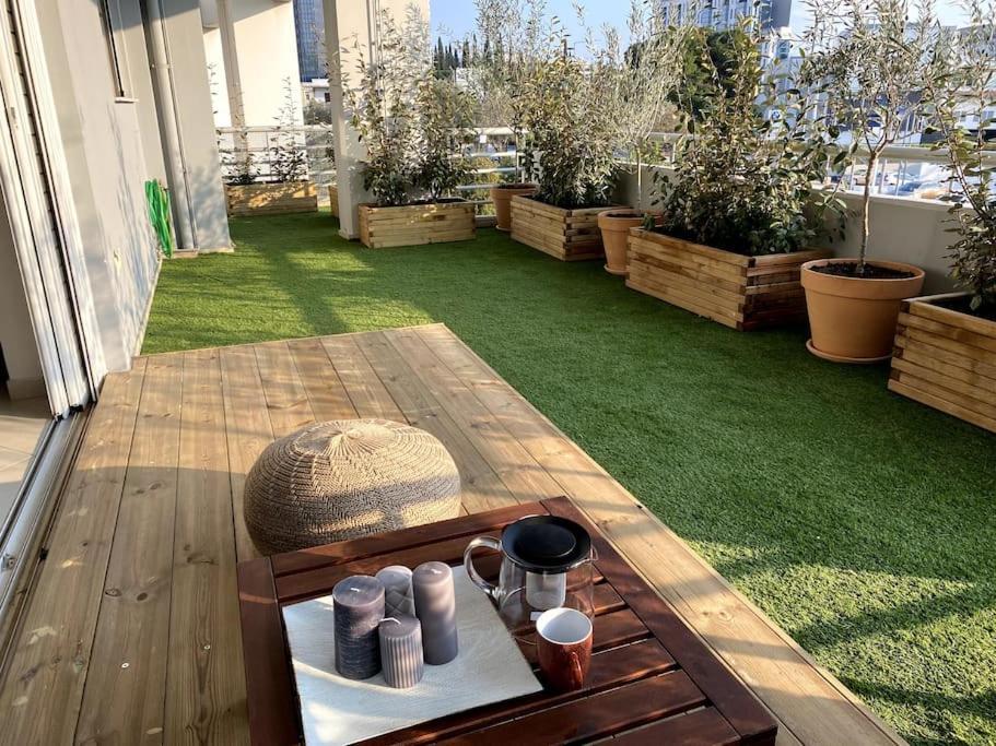 Spacious And Sunkissed 3Br & 2 Bathrooms Apartment Atina Dış mekan fotoğraf