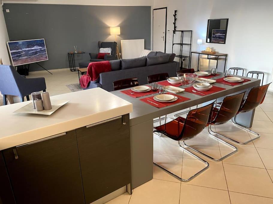 Spacious And Sunkissed 3Br & 2 Bathrooms Apartment Atina Dış mekan fotoğraf