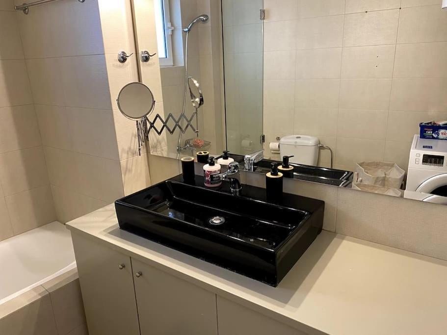 Spacious And Sunkissed 3Br & 2 Bathrooms Apartment Atina Dış mekan fotoğraf